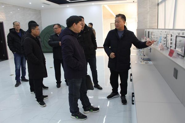 省“万人助万企”活动第八工作组莅临庄闲和游戏光电调研
